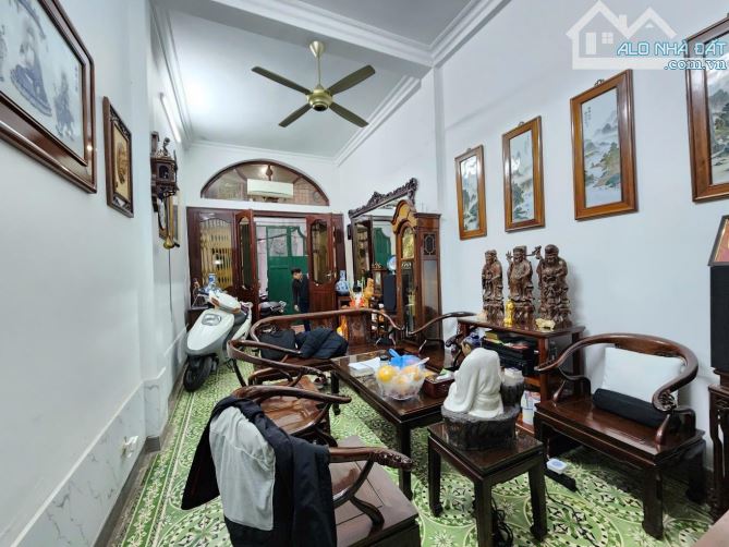Bán nhà phố Lê Quý Đôn, ngõ thông, 5m ra mặt phố, dt 56m, 4 tầng, giá 12.5tỷ