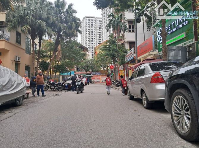 Tôi Bán Nhà Phố KIM MÃ ĐỘI CẤN Ba Đình 5T Nhà Đẹp Ô Tô Ngủ Trong Nhà Kinh Doanh Sầm Uất.