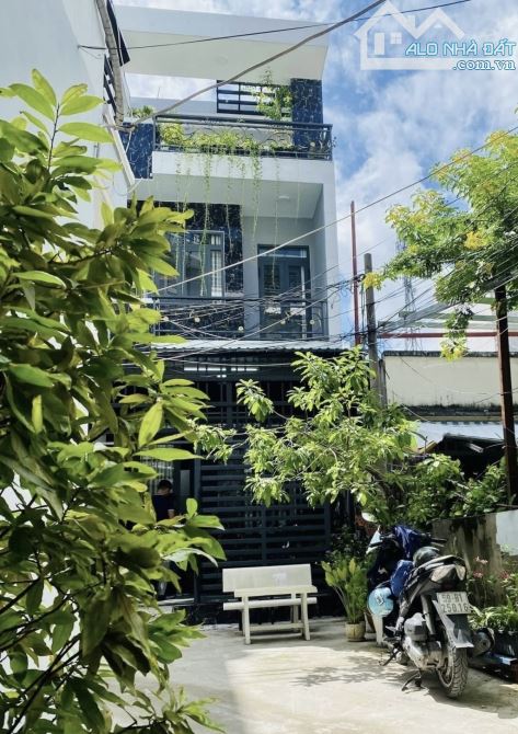 Bán nhà đẹp 3 tầng vào ở ngay.Huỳnh Tấn Phát,Quận 7.Giá 5.9 tỷ.