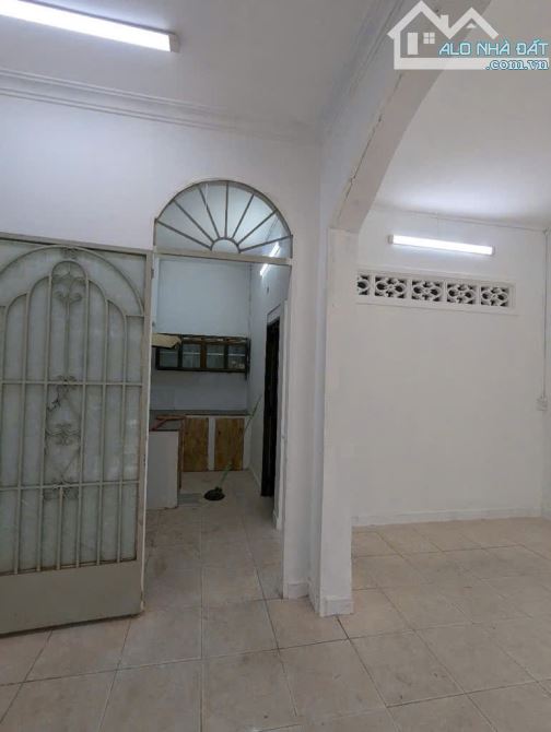 SIÊU PHẨM NHÀ P12-GÒ VẤP NGANG 6M – HẺM XE HƠI THÔNG 5M – CHỈ NHỈNH 4 TỶ