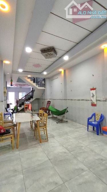 BÁN NHÀ ĐẸP CẠNH TÂ.N KỲ TÂ.N QUÝ - HẺM XE HƠI - ( 4X23M )