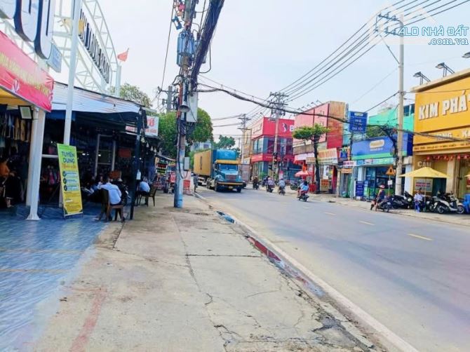 Bán Đất Mặt tiền Tỉnh lộ 43, gần chợ Đầu mối Thủ Đức, 5600m2 ( 35x158m), giảm 147 tỷ.