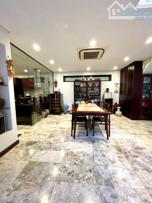 Bán nhà KINH DOANH Lạc Trung - Vĩnh Tuy  - Hai Bà Trưng, , sầm uất, 106 m2, 28,5tỷ