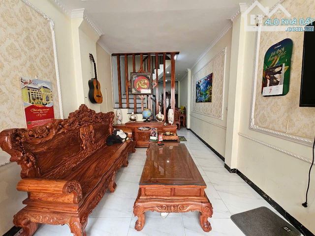 Bán nhà phố Bạch Mai, Hai Bà Trưng, lô góc, nhà mới, full nội thất, 38m x 5 tầng, giá 8 tỷ