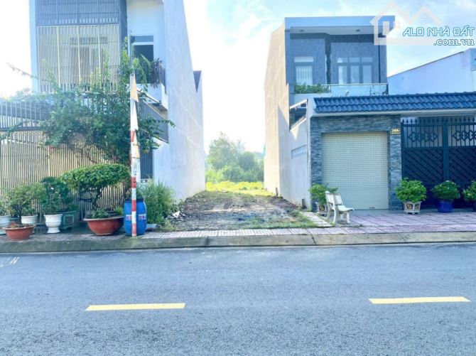 Bán đất đường Đồng Tâm, xã Trung Chánh, DT (5x18) 93m2, SHR, khu dân cư xây tự do 2 tỷ 050