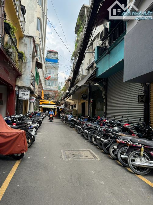 Bán nhà hẻm 150 Nguyễn Trãi thông Tôn Thất Tùng, P.Bến Thành  Q.1 ( 4x 18m) 4 lầu Giá:26Ty