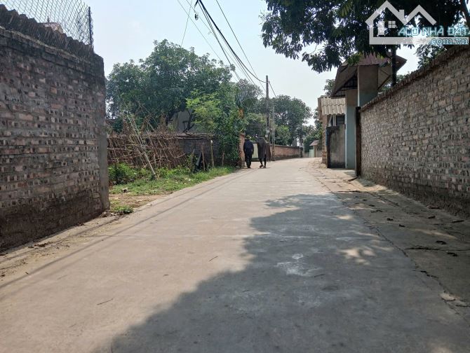 BÁN GẤP 390m² đất tại số nhà.. đương Trung tâm xã thôn Vụ Bản, xã Minh Trí, SS