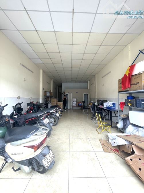Bán nhà mặt tiền kinh doanh Phạm Văn Bạch, dt 200m2 chỉ 2x tỷ