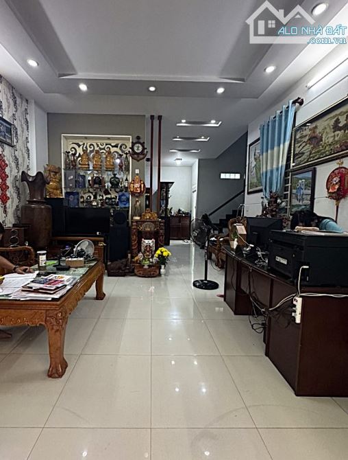 Bán nhà 2 tầng, ngang 6m, hẻm oto tới nhà , khu phân lô Lã Xuân Oai-Q9