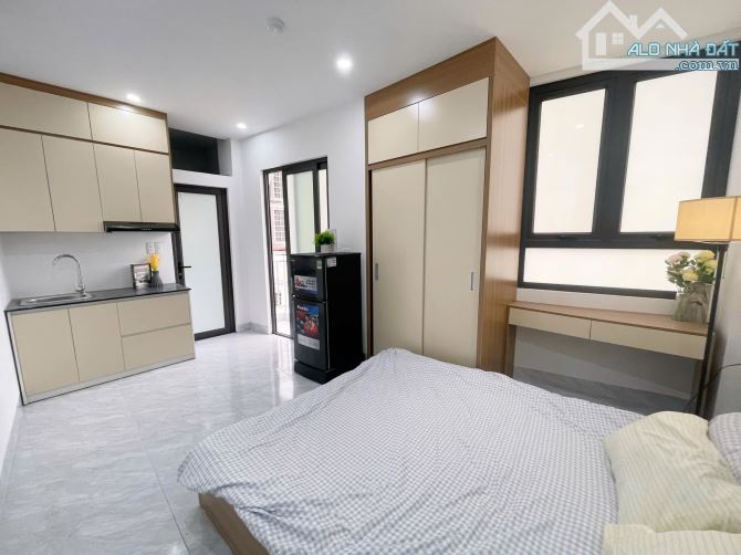 Bán toà CHDV Trần Thái Tông, 88m2*6T, ngõ nông, sát phố, 18P KK, dòng tiền 80 triệu/ th