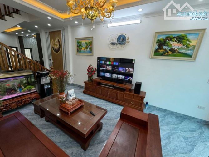 NHÀ YÊN NGHĨA GARA ÔTÔ 2 THOÁNG 58M 4T NHỈNH 6 TỶ