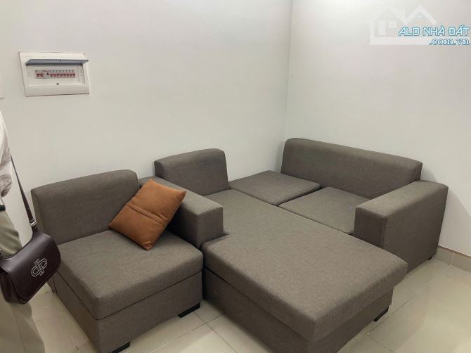 Cho thuê chung cư Oriental Plaza 100m 3PN 3WC Full nội thất