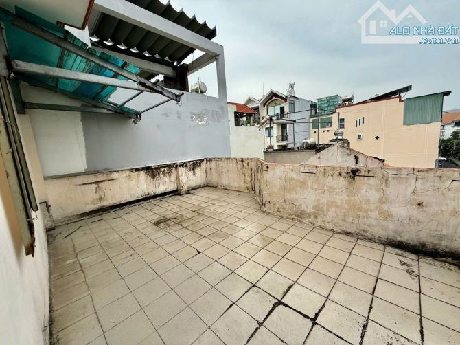 Bán nhà HXH 10m đường XVNT ngay sát rạch xuyên tâm 6.4x14=89m2 1T2L 8PN giá 11ty9