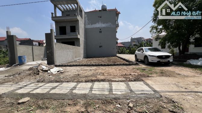 Bán gấp 108m đất phân lô, vỉa hè, view vườn hoa, oto tránh tại Phụng Thượng, Phúc Thọ, Hội