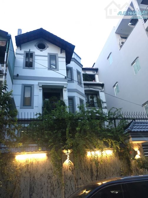 - Bán Villa Nam Việt Á, đường Lê Hy Cát, Khuê Mỹ, Ngũ Hành Sơn, DT 200m2-  Giá 23,5 Tỷ TL
