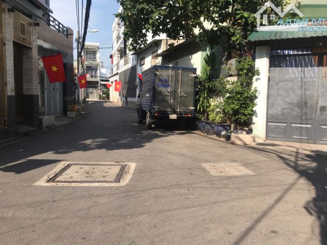 Nhà mặt tiền 6x26m 5 tầng BTCT. Vị trí đẹp ngay Nguyễn Ảnh Thủ. SHR full thổ