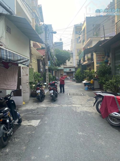NHÀ HXH VĂN CHUNG, P.13, TÂN BÌNH – CẠNH SÂN BAY TSN 120M² DÒNG TIỀN 24TR/TH – 13 TỶ TL