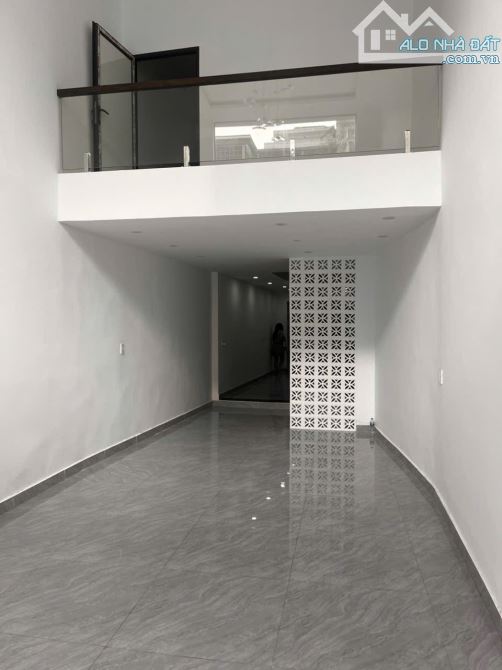 Bán nhà mặt đường chùa hàng xây mới