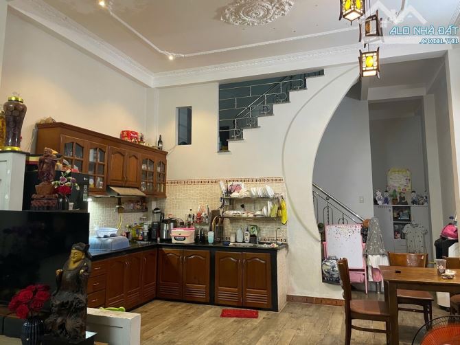 Bán MT Võ Như Hưng, Gần ĐH Kinh Tế, 80m2, 2 Tầng, 6.x tỷ