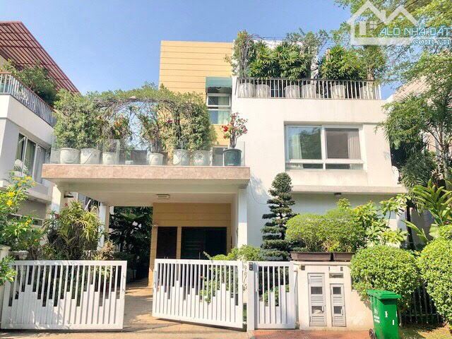 Bán Gấp Biệt Thự Cũ Hẻm Số 26 Hồ Biểu Chánh Q.PN 18x12m Cn 206m2 Cách Nam Kỳ KN 100m 34 tỷ