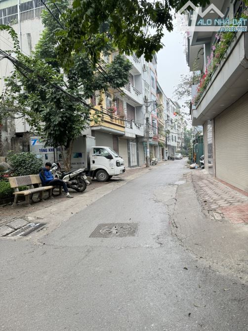BÁN NHÀ PHỐ BÁT KHỐI – NHÀ MỚI 5 TẦNG – CÁCH Ô TÔ TRÁNH CHỈ 1 NHÀ – GIÁ HƠN 5 TỶ