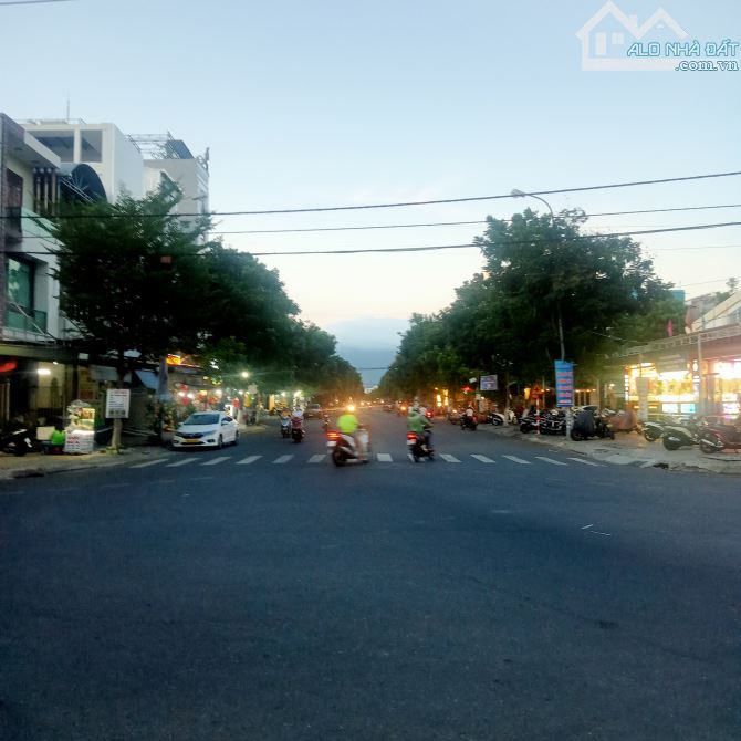 Chính chủ bán nhà 3 tầng góc khúc hạo. Kinh doanh. Gần chợ. Trương học. Sơn Trà TP ĐÀ NẴNG