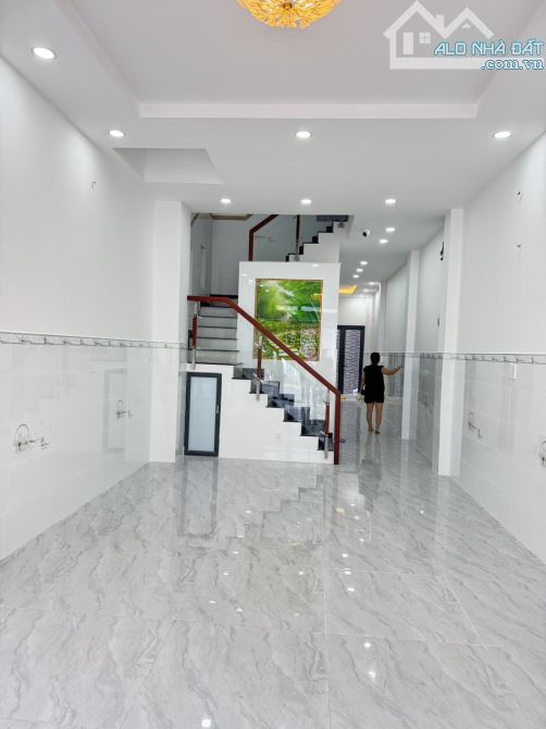 Cho thuê nhà Mt nội bộ khu cao lỗ sát tạ quang bửu- 4m x20m- 80m.2- 1Trệt 2 Lầu +ST-F4 Q8