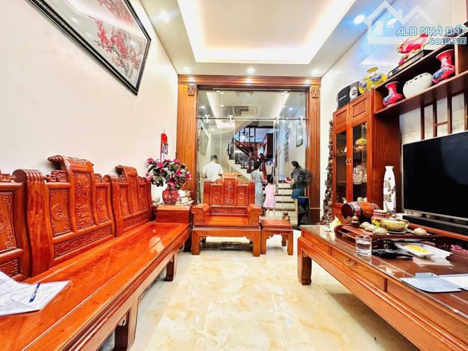 Nhà PL Lý Nam Đế 56m*5T, MT 3.9m, ngõ rộng 2m, 30m ra ô tô tránh, 3 thoáng, nhà mới 19.7tỷ