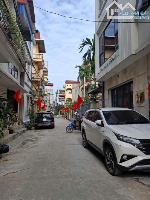 Bán nhà phân lô Ngọc Hồi Thanh Trì 50m5 t ô tô tránh tặng nội thất về ở luôn giá 9.6 tỷ