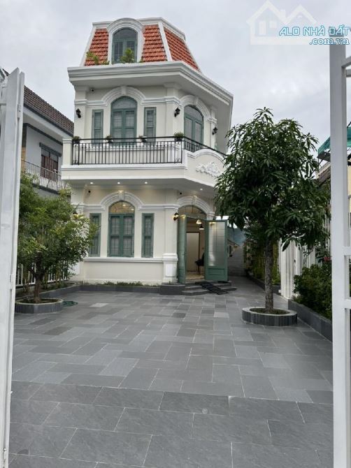 CẦN BÀN BIỆT THỰ GÓC SIÊU ĐẸP - 3 TẦNG - MẶT TIỀN ĐƯỜNG NGUYỄN BÌNH - KINH DOANH ĐỈNH