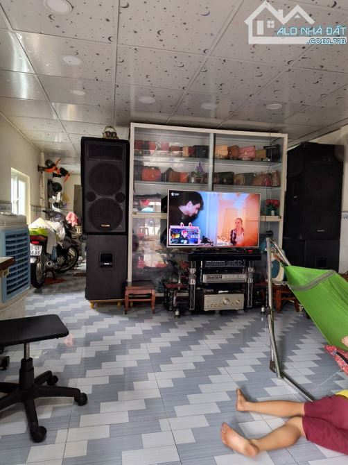 NHÀ MẶT TIỀN TRẦN THÁI TÔNG, P15, TB - SÁT SÂN BAY– 78M2(4.2 * 18) - 13 TỶ TL
