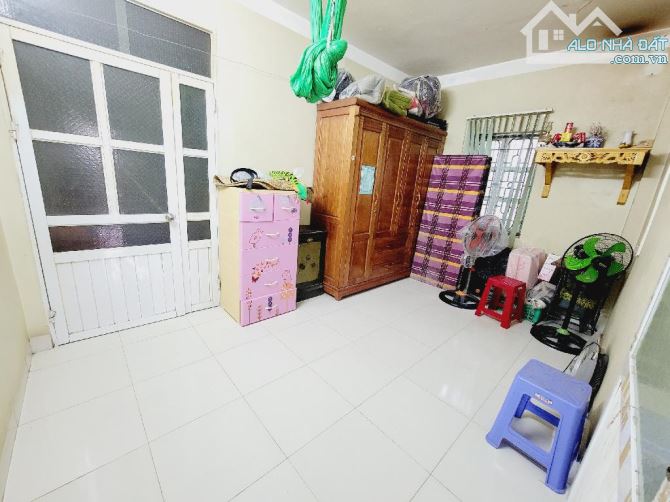 BÁN NHÀ 3 TẦNG CHỤC KINH DOANH CỔ HẢI Bối. DT 38m . MT 3.2m. Giá 9.35 tỷ.