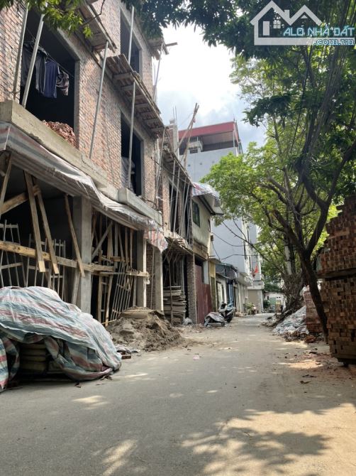 BÁN NHÀ PHỐ ĐỨC GIANG - 32M2 - THANG MÁY, GARA Ô TÔ, LÔ GÓC - 7.5 TỶ