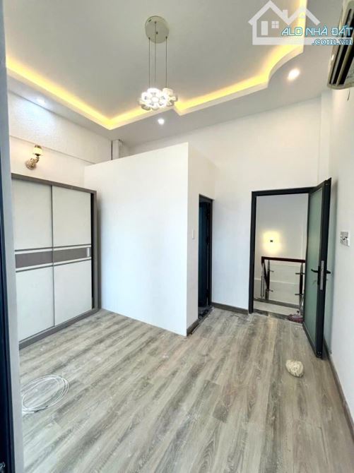 NHÀ ĐẸP 2 TẦNG - DT: 32M2- HUỲNH TẤN PHÁT- PHÚ THUẬN - QUẬN 7- GIÁ 3.950 TỶ