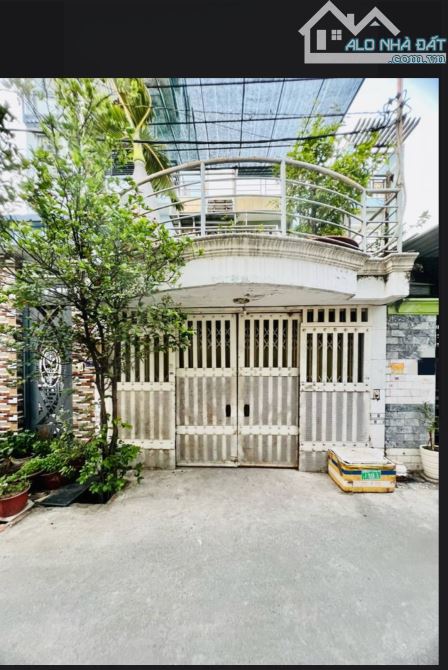 Bán nhà 2 tầng 82m² giá 5 tỷ -4,1x20 hẻm xe tải gần chợ bà điểm