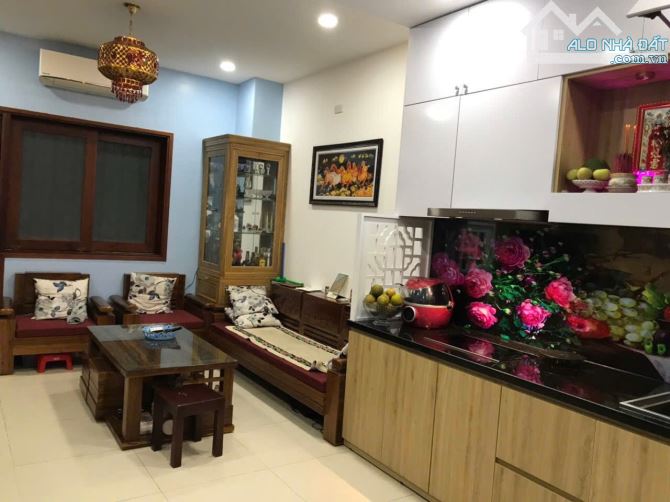 Bán nhà 4 tầng Hẻm Đặng Tất Vĩnh Phước Nha Trang gần biển