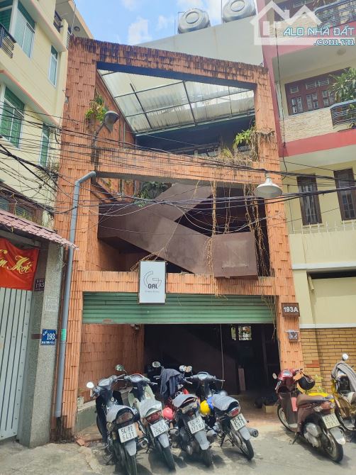 PHỐ KINH DOANH HAI BÀ TRƯNG - 4,5M X 16M NỞ HẬU - 3 TẦNG - GIÁ TỐT 50TR