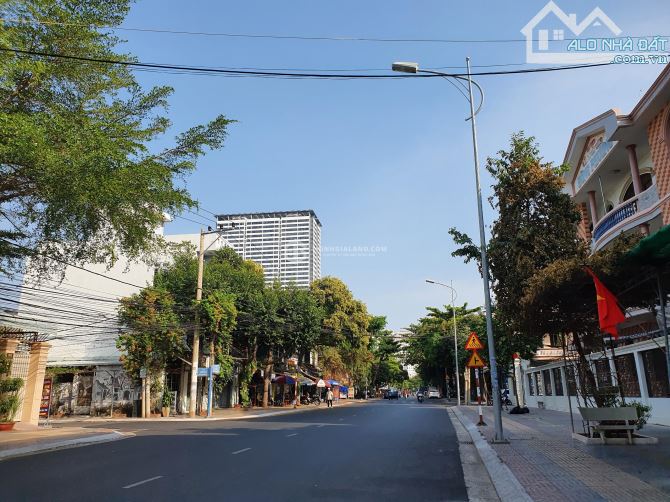BÁN LÔ ĐẤT 124M2 MẶT TIỀN PHƯỜNG 6, KO LỖI PHONG THUỶ- GIÁ 12.5 TỶ
