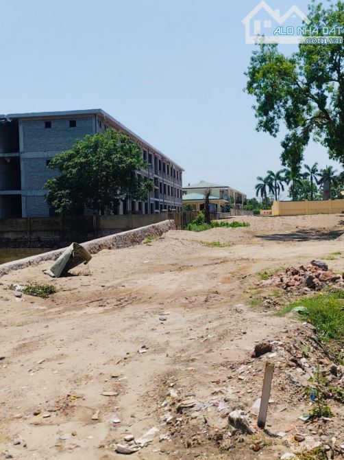 Đất trung tâm xã Nam Triều,đường 6m,gần UBND,trường học,trạm xá,cây xăng.full tiện ích