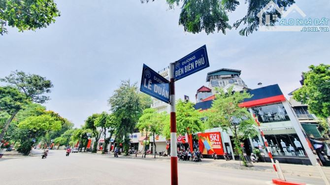 Bán nhà MP Điện Biên Phủ, Nguyễn Tri Phương. 47m2 x 3T, MT 7m, lô góc, oto. 42,39 tỷ.