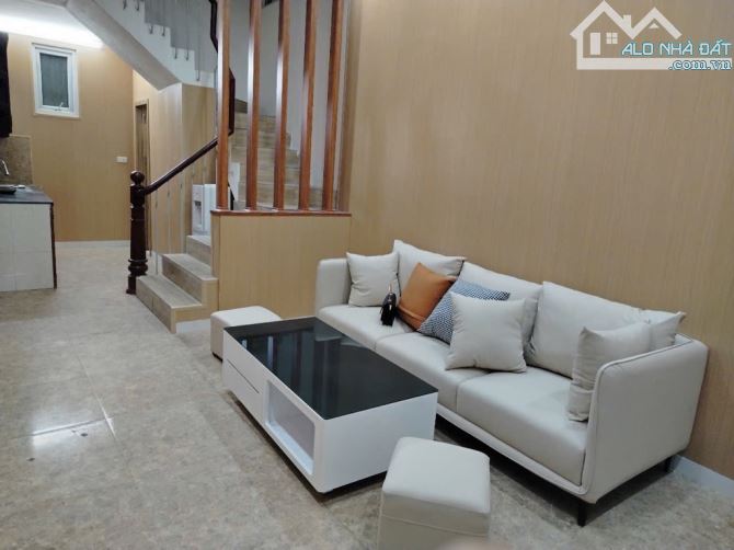 🏡Nhà dân xây Cầu Giấy nhỉnh 7 tỷ dt 35m2 sổ đỏ xây 5 tầng - Nhà 5 tầng, vị trí trung tâm
