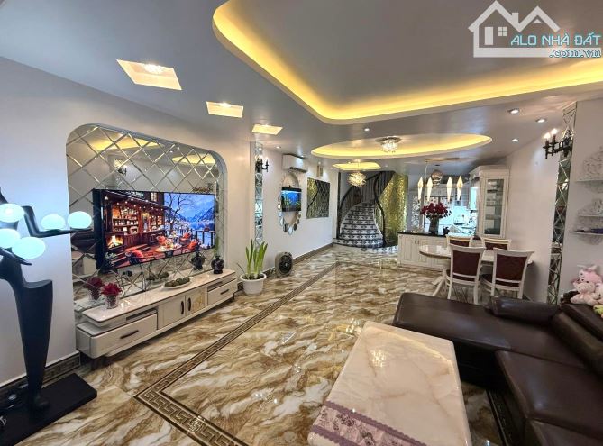 BÁN NHÀ LÔ GÓC 3 MẶT THOÁNG PHỐ VĨNH PHÚC - 72M2- 4 TẦNG - 4.8M MẶT TIỀN - 17.5 TỶ - VIP !