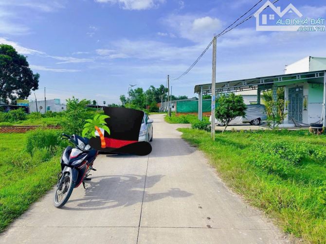 BÁN GẤP LÔ ĐẤT 130M2 GIÁ 850TR SHR ĐỨC HOÀ THƯỢNG