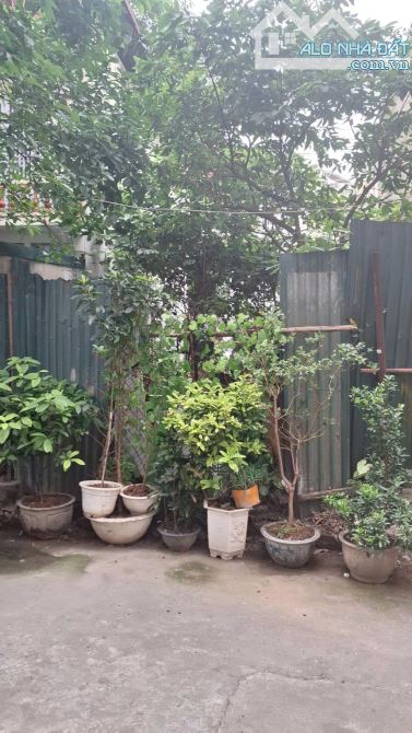 Cần bán gấp mảnh đất 44m2 sát cầu vượt Hồng Tiến - Long Biên