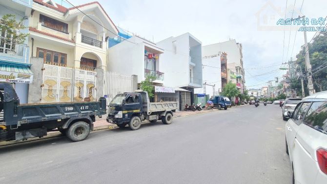 Bán nhà mặt tiền nguyễn bỉnh khuyêm ngang 7,5m cạnh biển