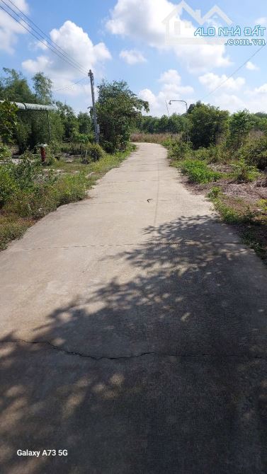 Cần bán nhanh 5x66x100 đất sát uỷ ban Minh Thạnh dân đông sổ sẵn 565tr