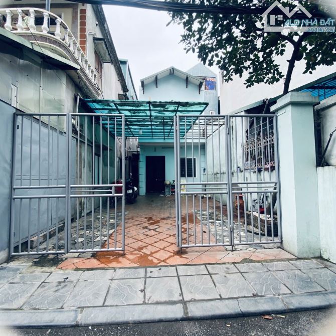 Bán Đất tặng nhà 2 tầng Ngọc Thuỵ- Oto Vỉa Hè- Hàng xómKhai Sơn - 103m2-16,5 tỷ( Thương