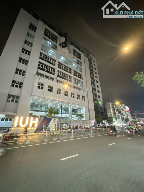 Mặt tiền HIẾM NHÀ BÁN ngang 7.1m khu VIP Nguyễn Văn Nghi 210m2 3 tầng sát ĐHCN 39.5 tỷ