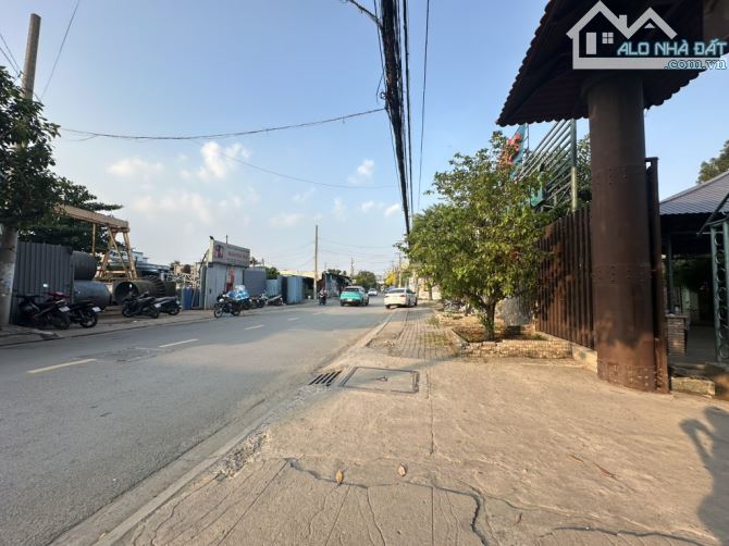 BÁN NHÀ HÀNG THỦ ĐỨC 14.000M2, ĐẸP NHƯ KHU DU LỊCH, DÒNG TIỀN 10 TỶ/TH. GIÁ 17 TRIỆU/M2 - 10