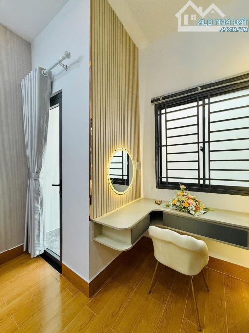 Mua ngay căn nhà 2 tầng ngay nhà Nguyễn Thiện Thuật, Quận 3. Giá: 4 Tỷ 020 / 52m2. SHR - 10